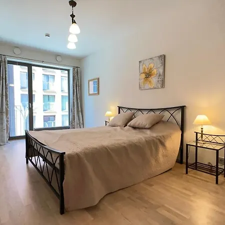 Rotermanni 2bd Apartment, Free Parking! * Tallinn